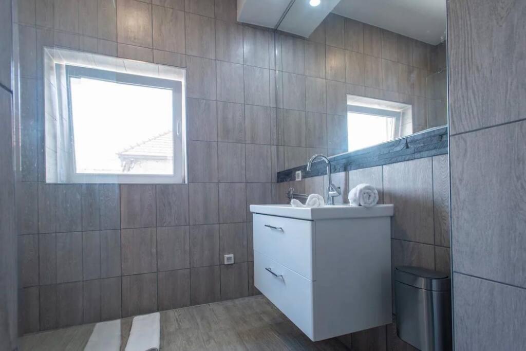 2022 Central Apartment Maribor Extérieur photo